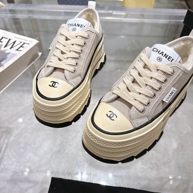 Ch**el sport shoes